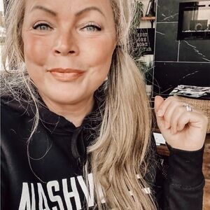 Meet your Posher, Amberly